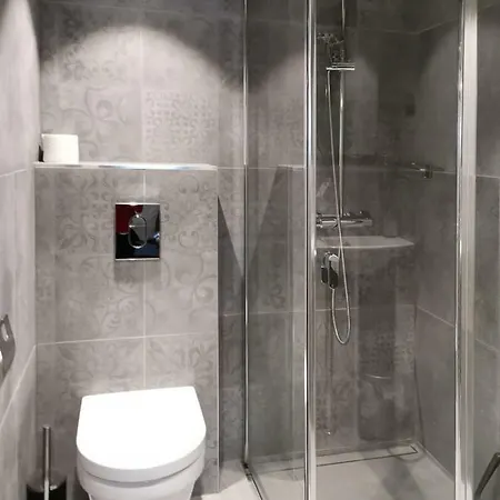 City Center - Niine 10 Apartment