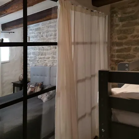 City Center - Niine 10 Apartment